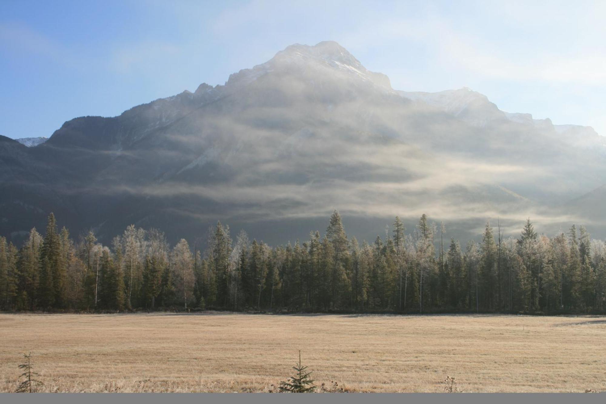 Rocky Mountain Cabins And Home Golden Exterior photo