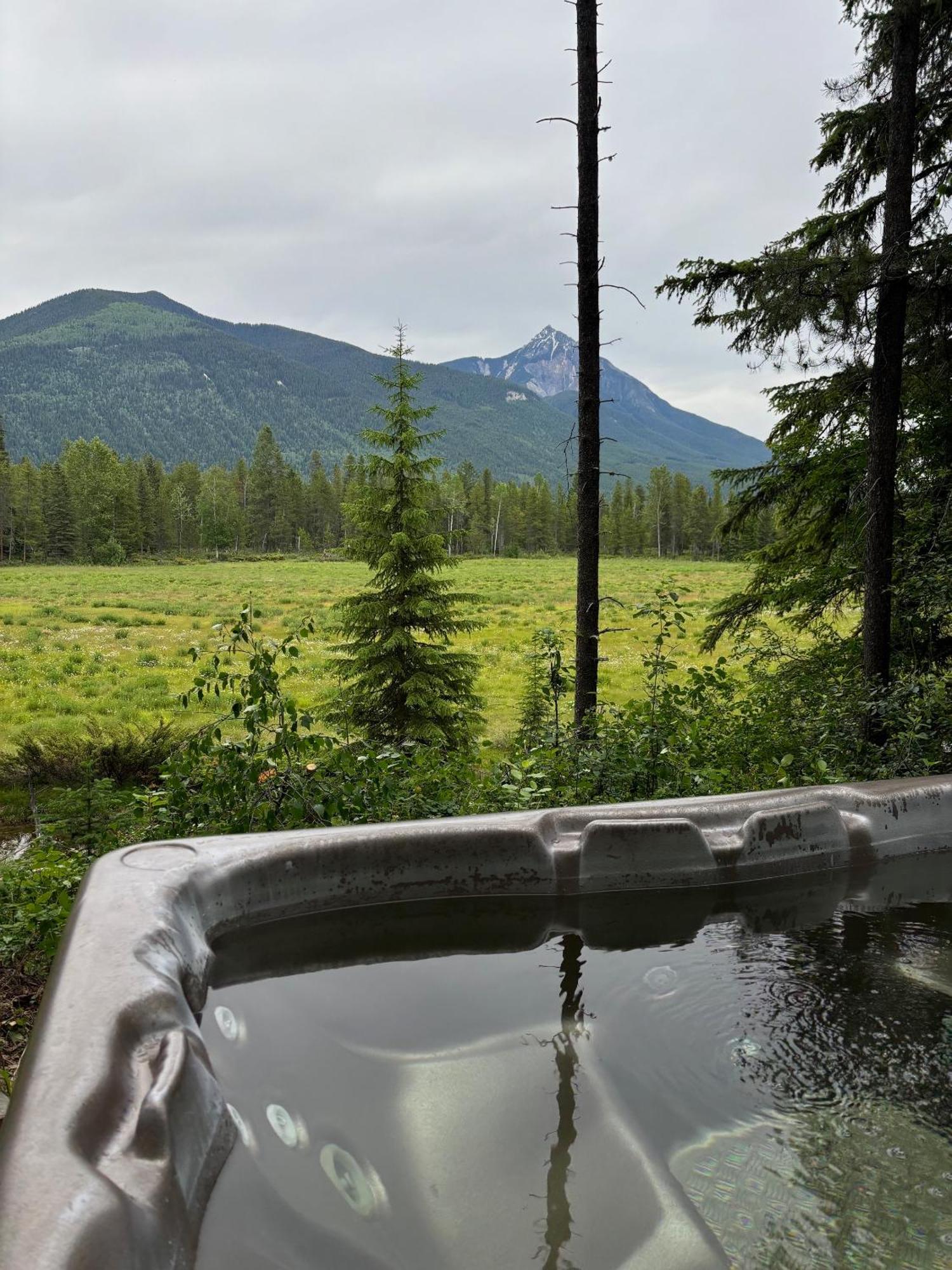 Rocky Mountain Cabins And Home Golden Exterior photo