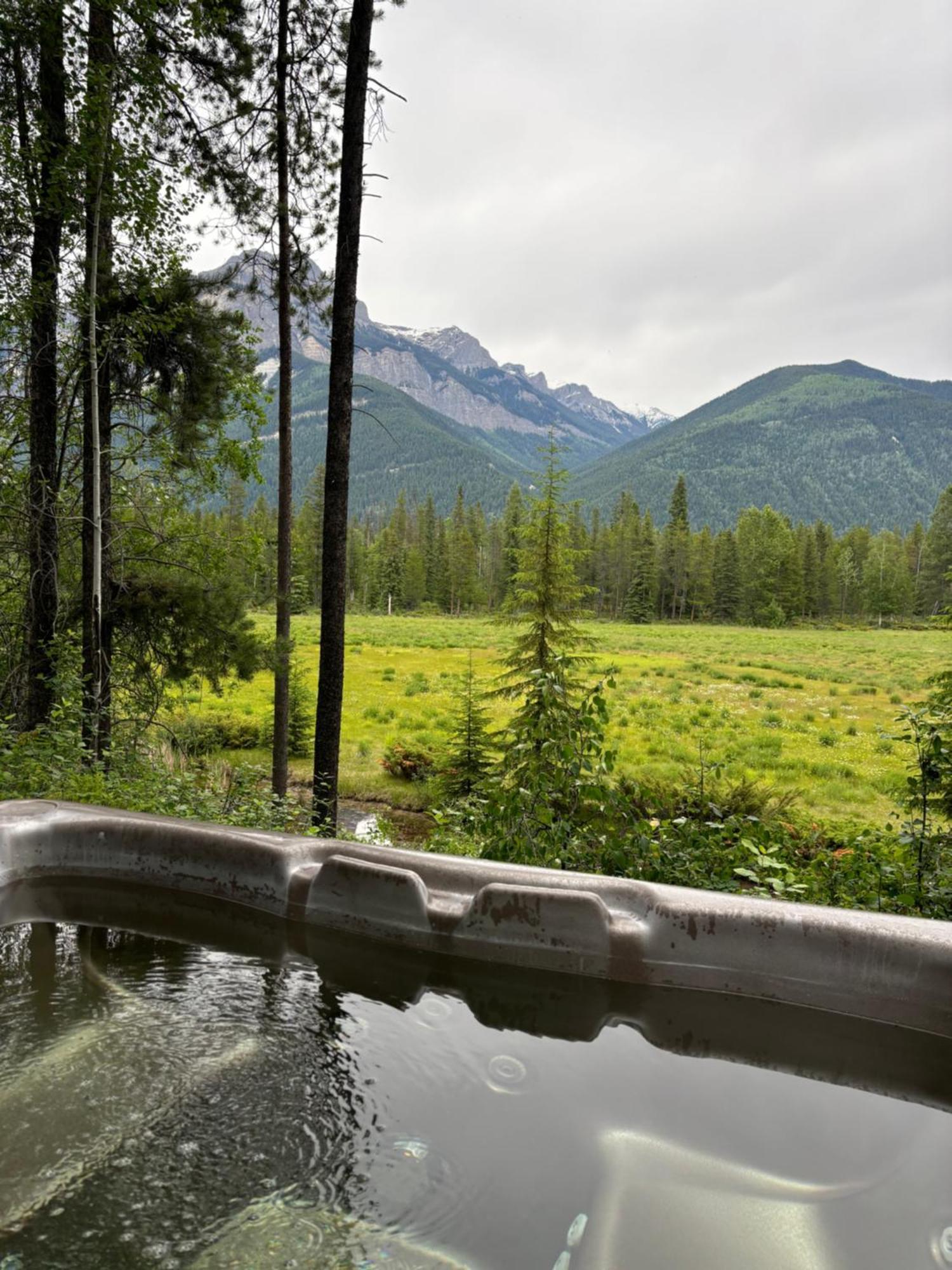 Rocky Mountain Cabins And Home Golden Exterior photo